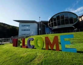 爱丁堡龙比亚大学