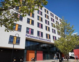 英国朴茨茅斯大学