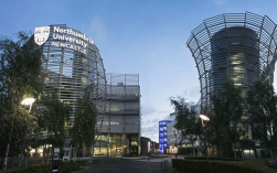 英国诺森比亚大学