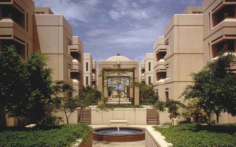 阿卜杜勒阿齐兹国王大学-图1